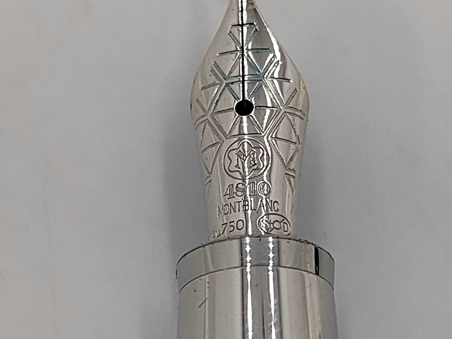 MONTBLANC Meisterstück Fountain Pen, Lacquer with Platinum Coating, 750mm Nib, Blue and Silver