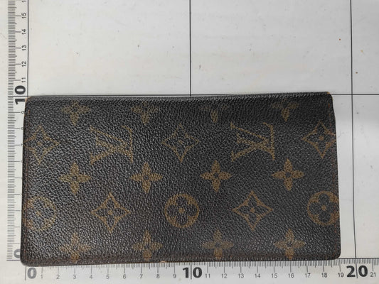 LOUIS VUITTON LV Monogram Wallet