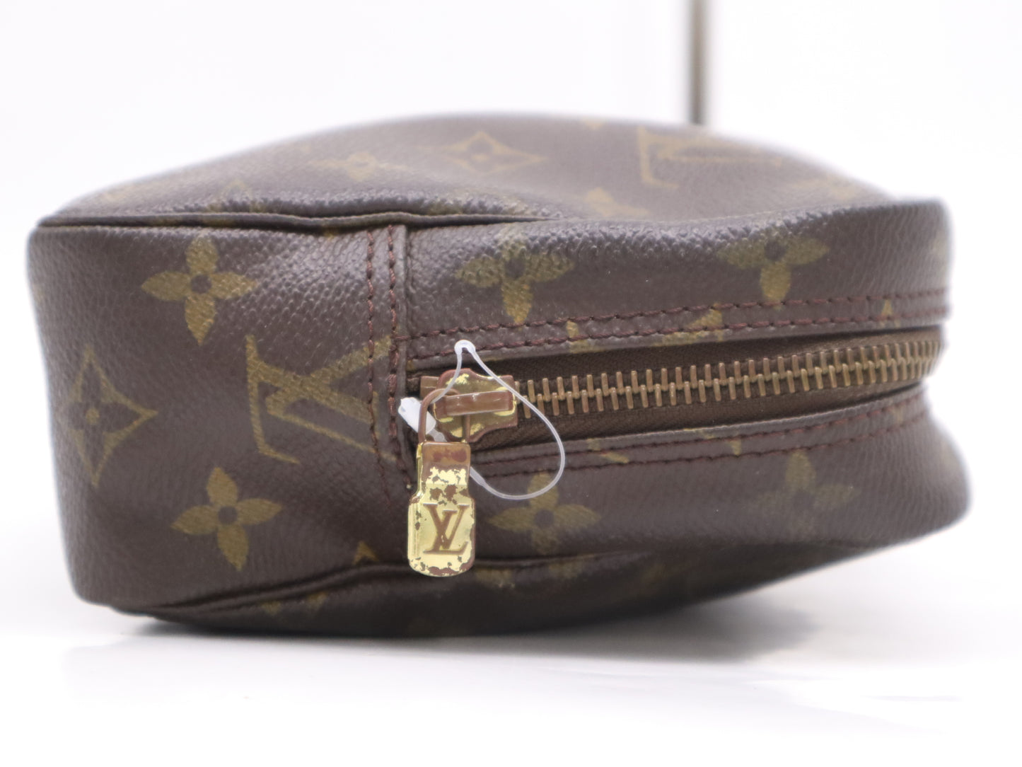 LOUIS VUITTON M47524 Monogram Truss Toilette 23 Pouch