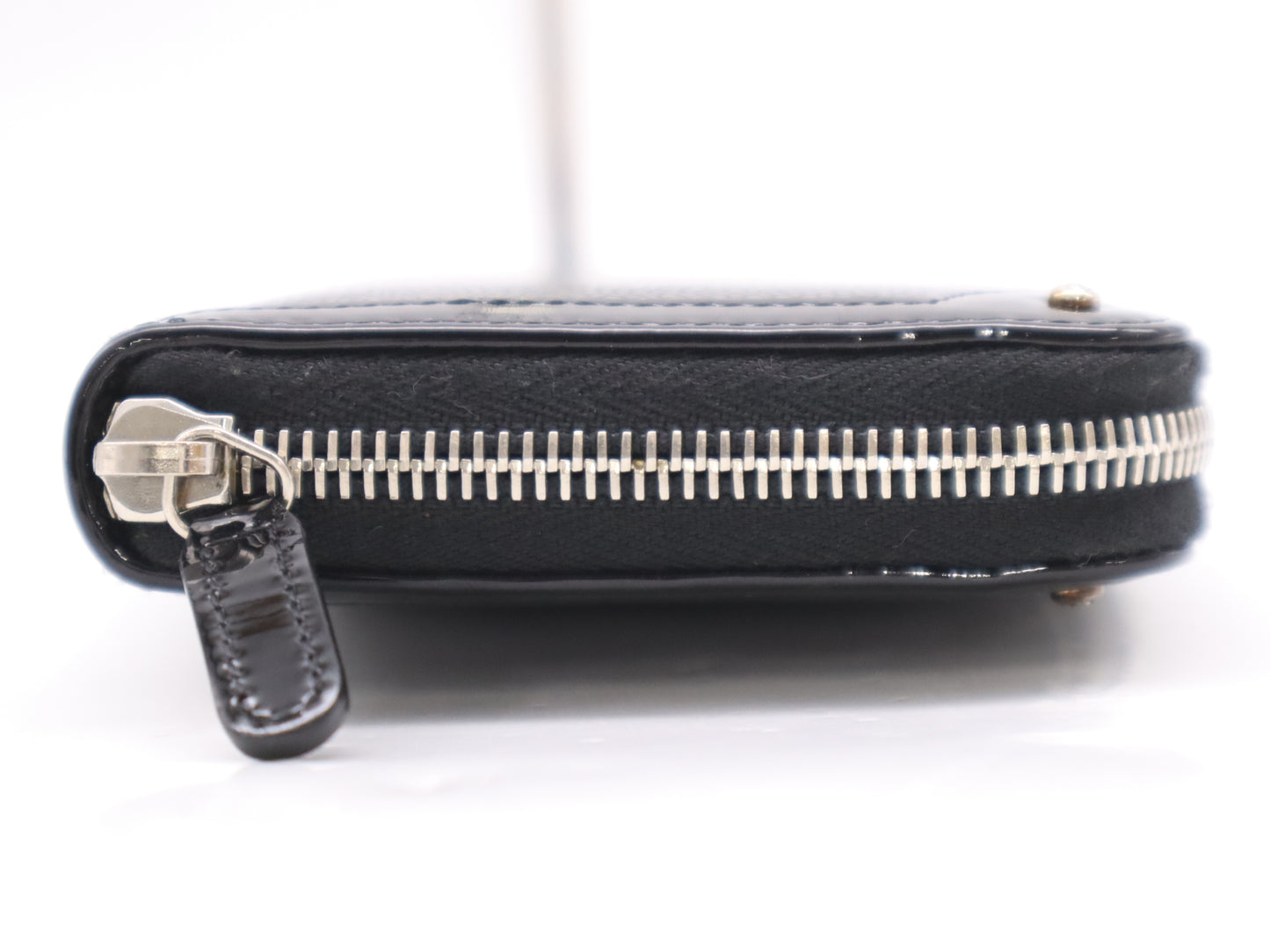 CHANEL Caviar Skin Round Zipper Black with Storage Bag & Box Card Seal 22133319 Wallet