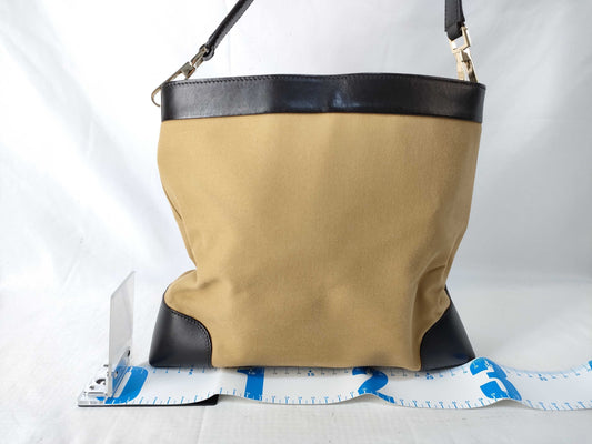 GUCCI Sherry Canvas Shoulder Bag