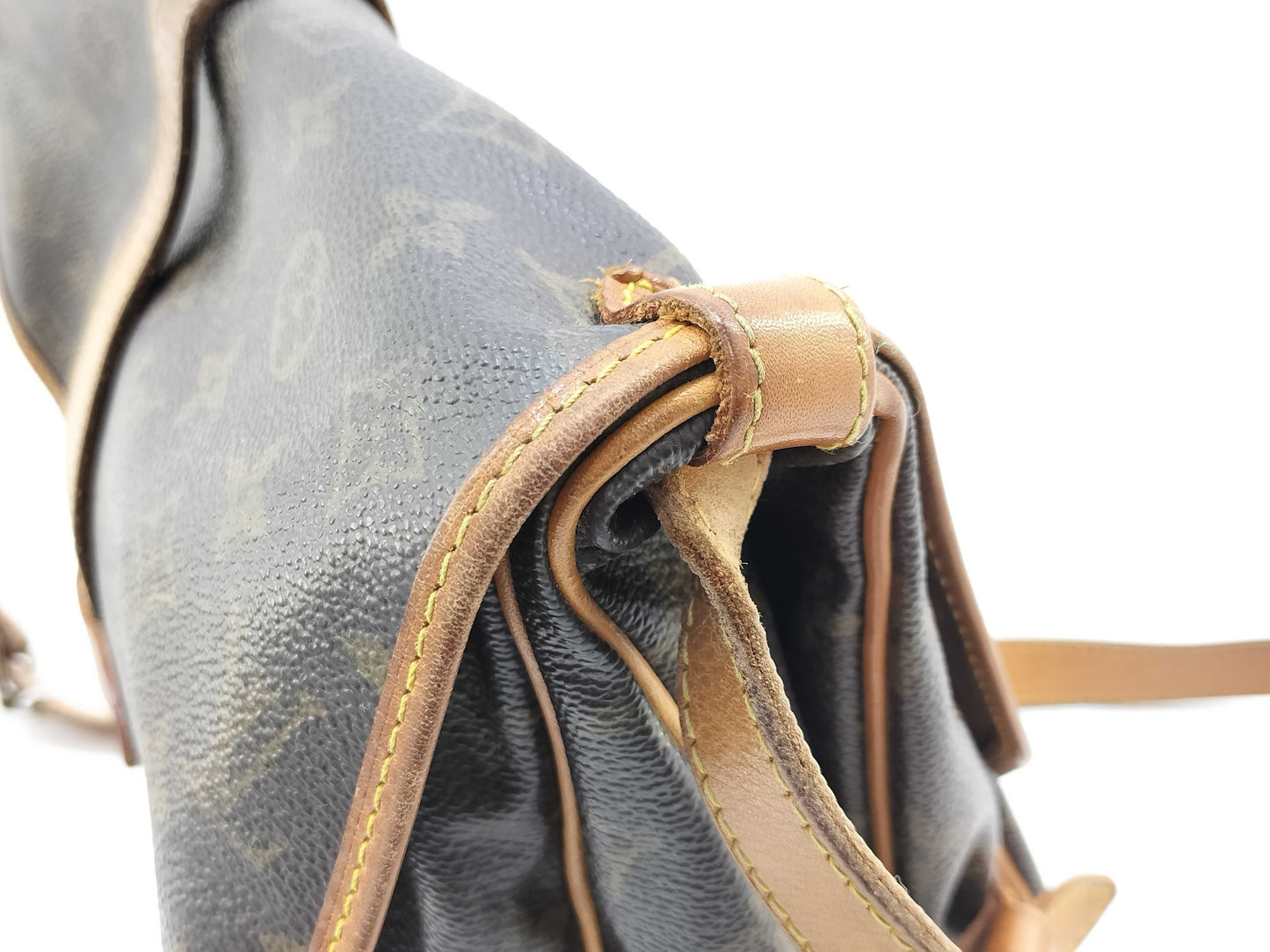 LOUIS VUITTON Monogram Vuitton Monogram Saumur Shoulder Bag