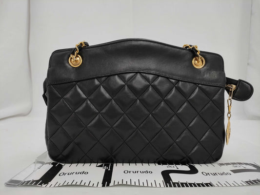 CHANEL Matlasse Lambskin Chain Tote Bag Black Gold Fittings 1st Shoulder Bag