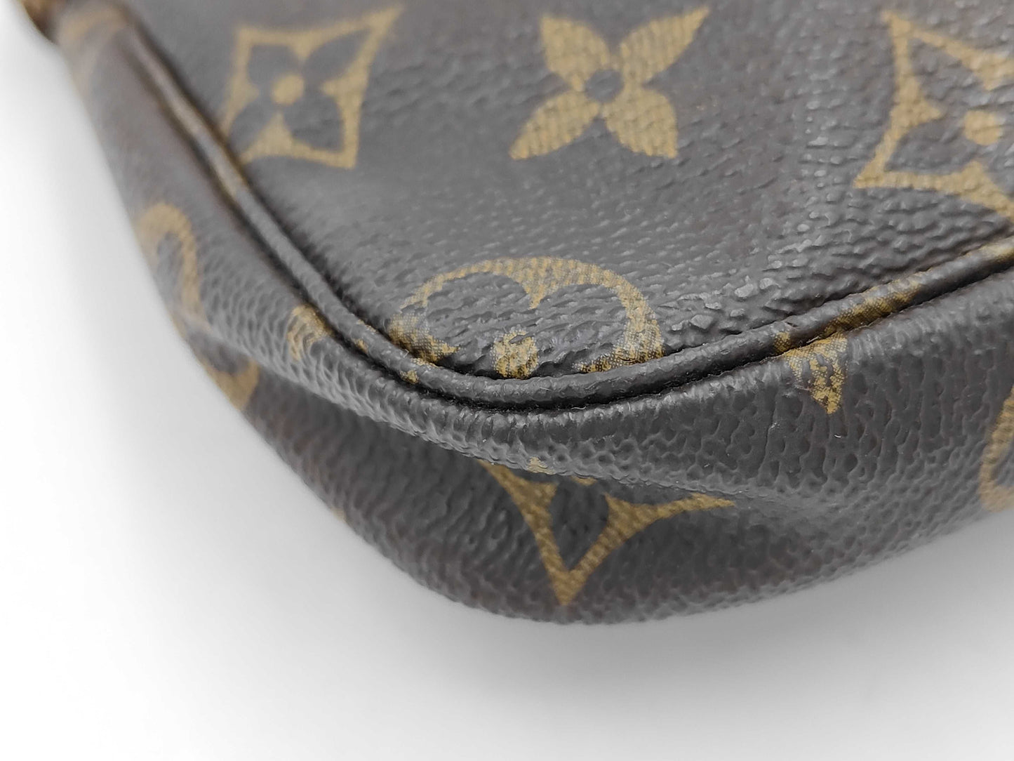 LOUIS VUITTON Louis Vuitton Mini Pochette Accessoires Pouch
