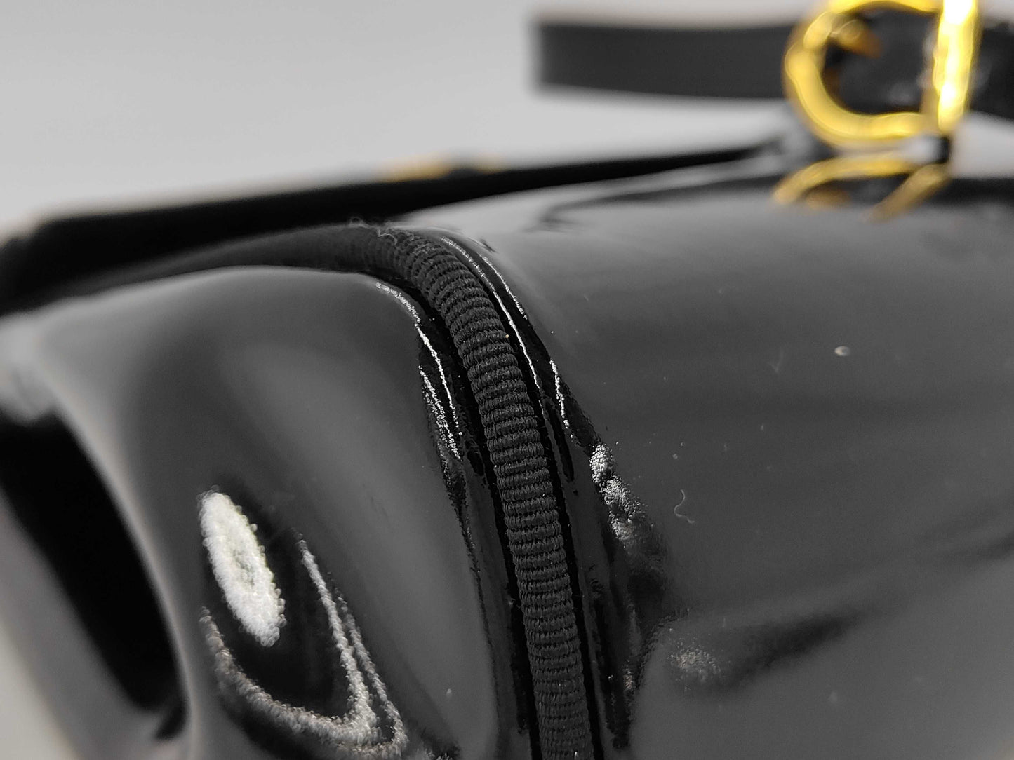 Salvatore Ferragamo Vara Shoulder Bag/Handbag