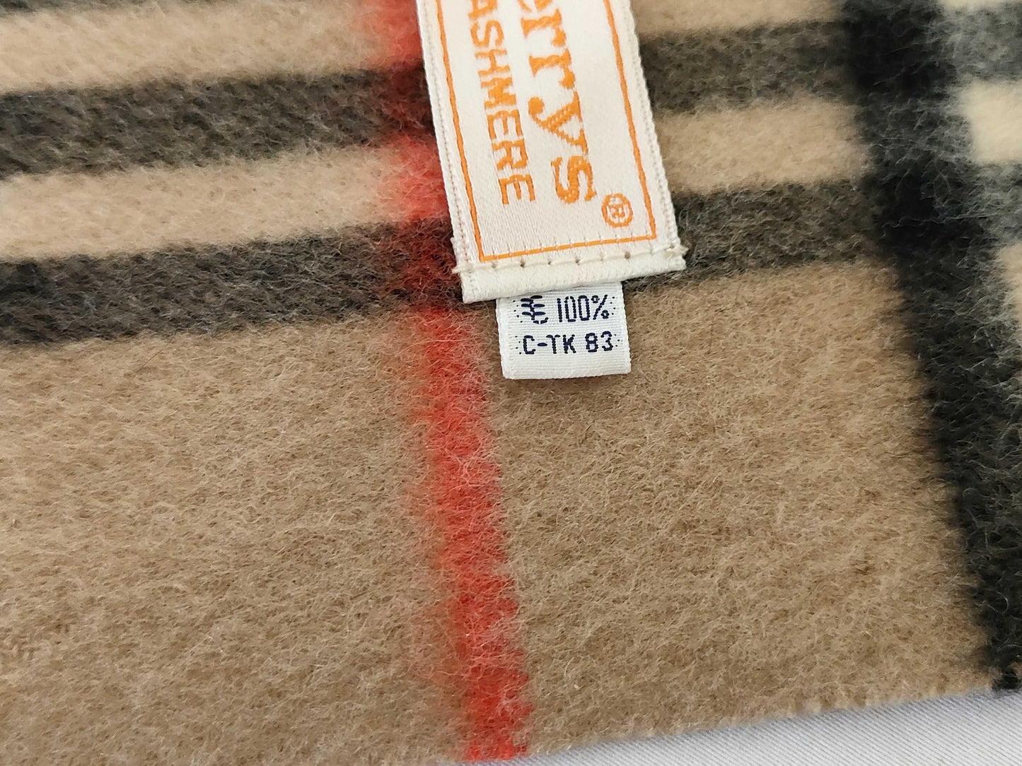 BURBERRY bb scarf