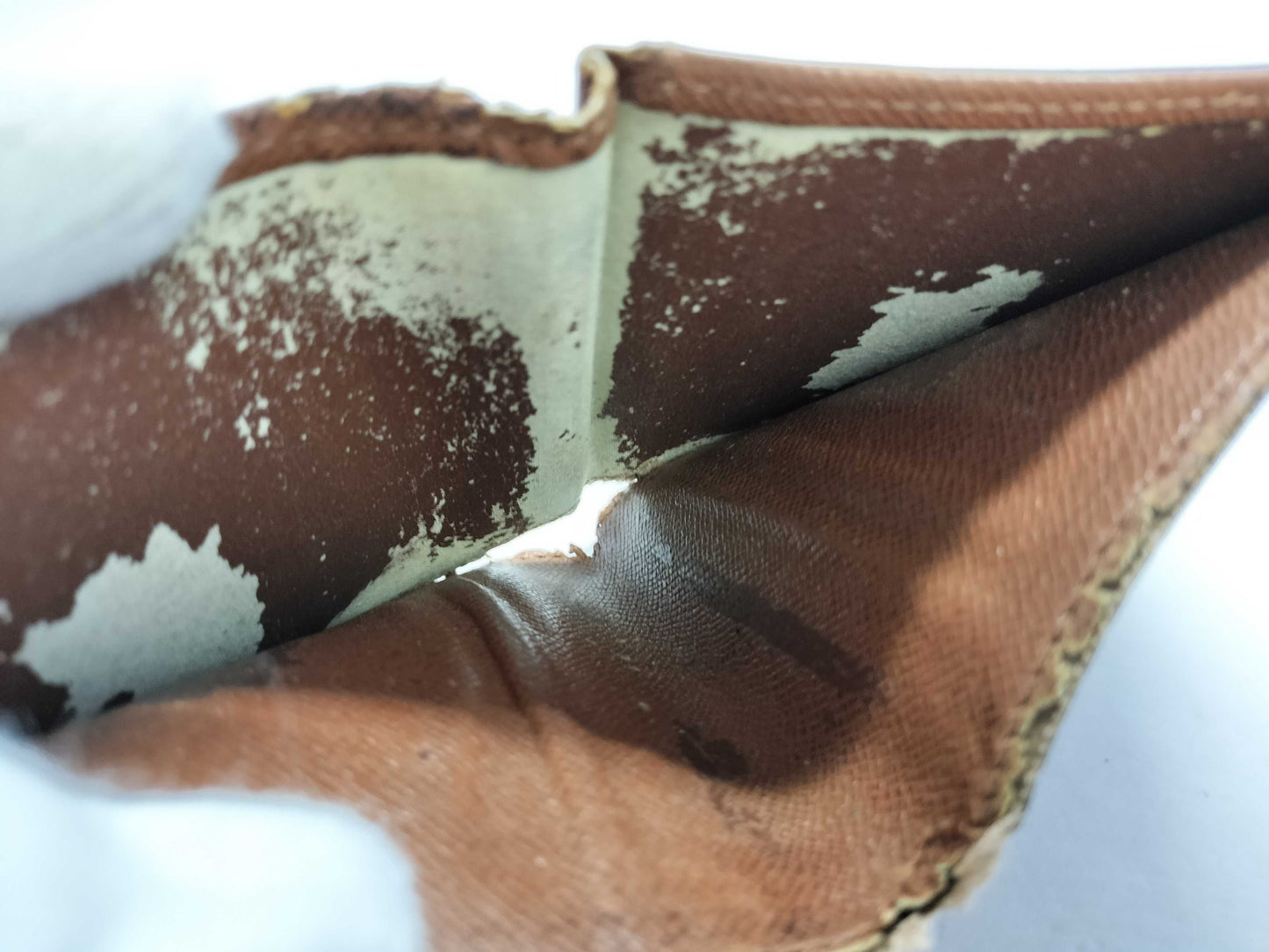 LOUIS VUITTON Monogram Bifold Wallet