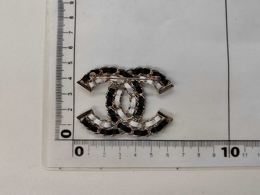 CHANEL B22A GP Leather Brooch