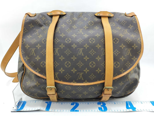 LOUIS VUITTON Monogram Saumur M42252 Shoulder Bag