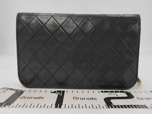 CHANEL Chain Shoulder Bag