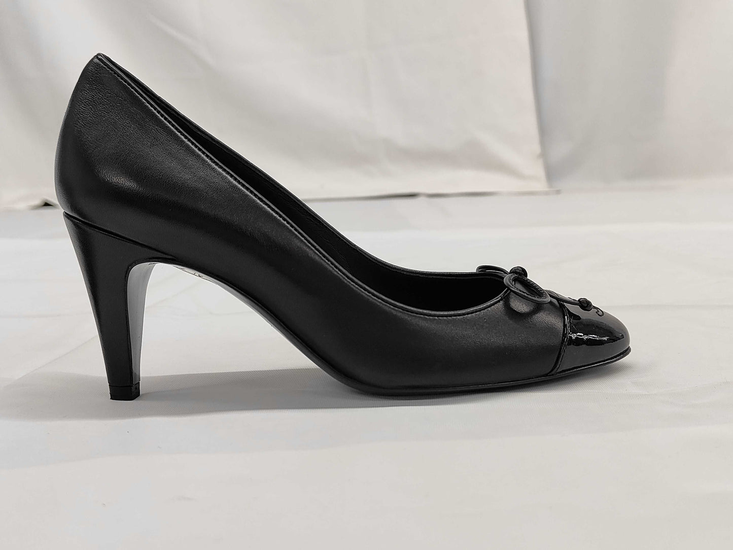 CHANEL Chanel Pumps Size 34.5 Pumps