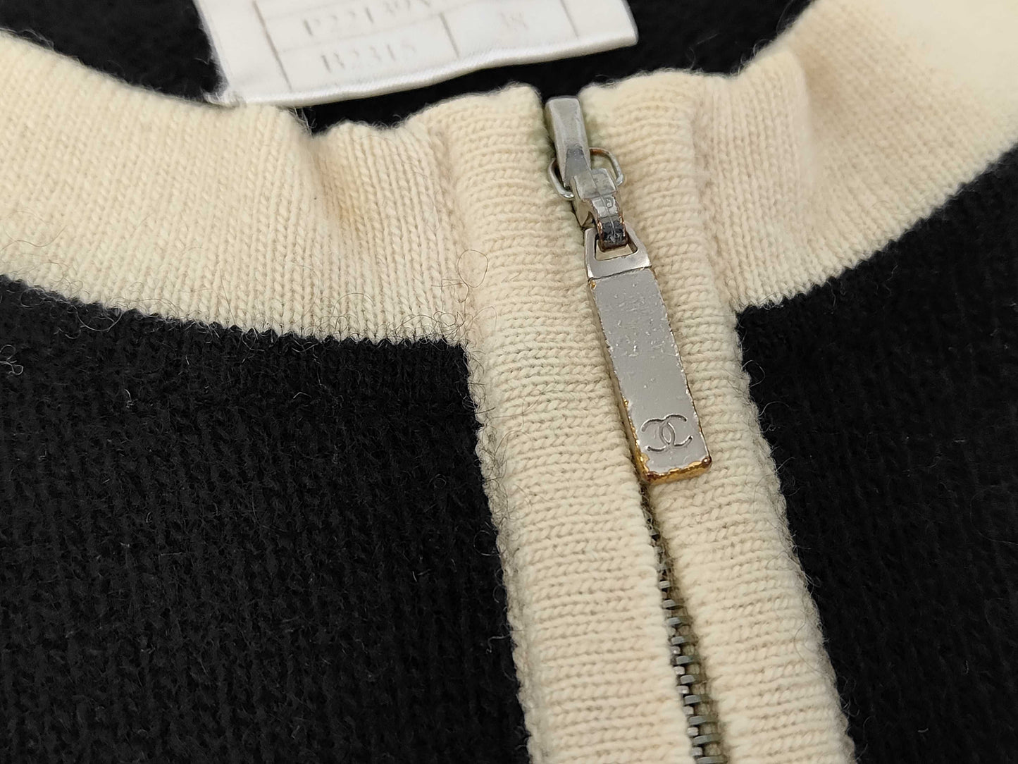 CHANEL CHANEL Cardigan Black x White Size 38 Cardigan