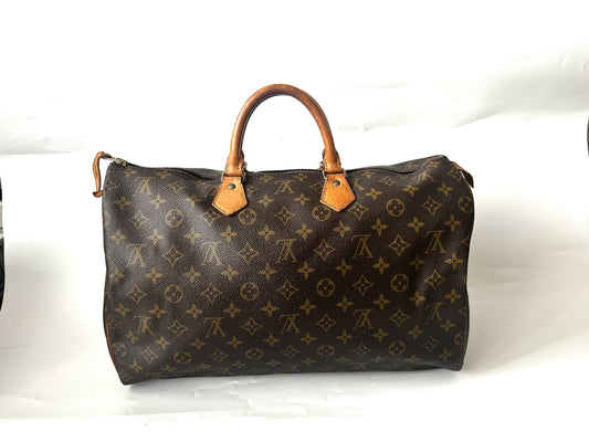 LOUIS VUITTON Speedy 40 Monogram Bag