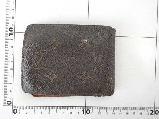 LOUIS VUITTON Monogram Louis Vuitton Wallet Monogram Bifold Wallet