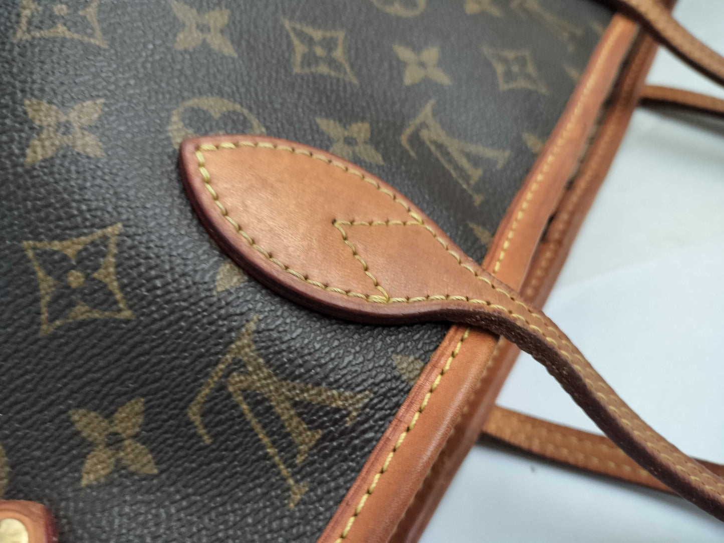 LOUIS VUITTON Monogram Neverfull MM Tote Bag