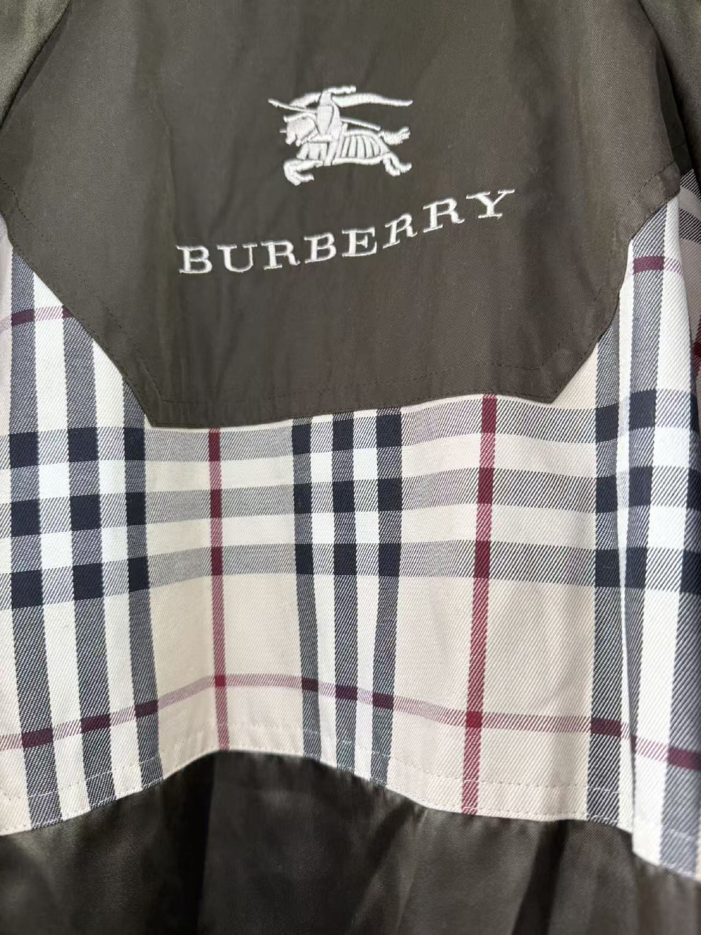 BURBERRY LONDON Authentic Burberry B Logo Print Military Green Padded Coat, Hooded, Mid-Length, Unisex, Sanyo Shokai