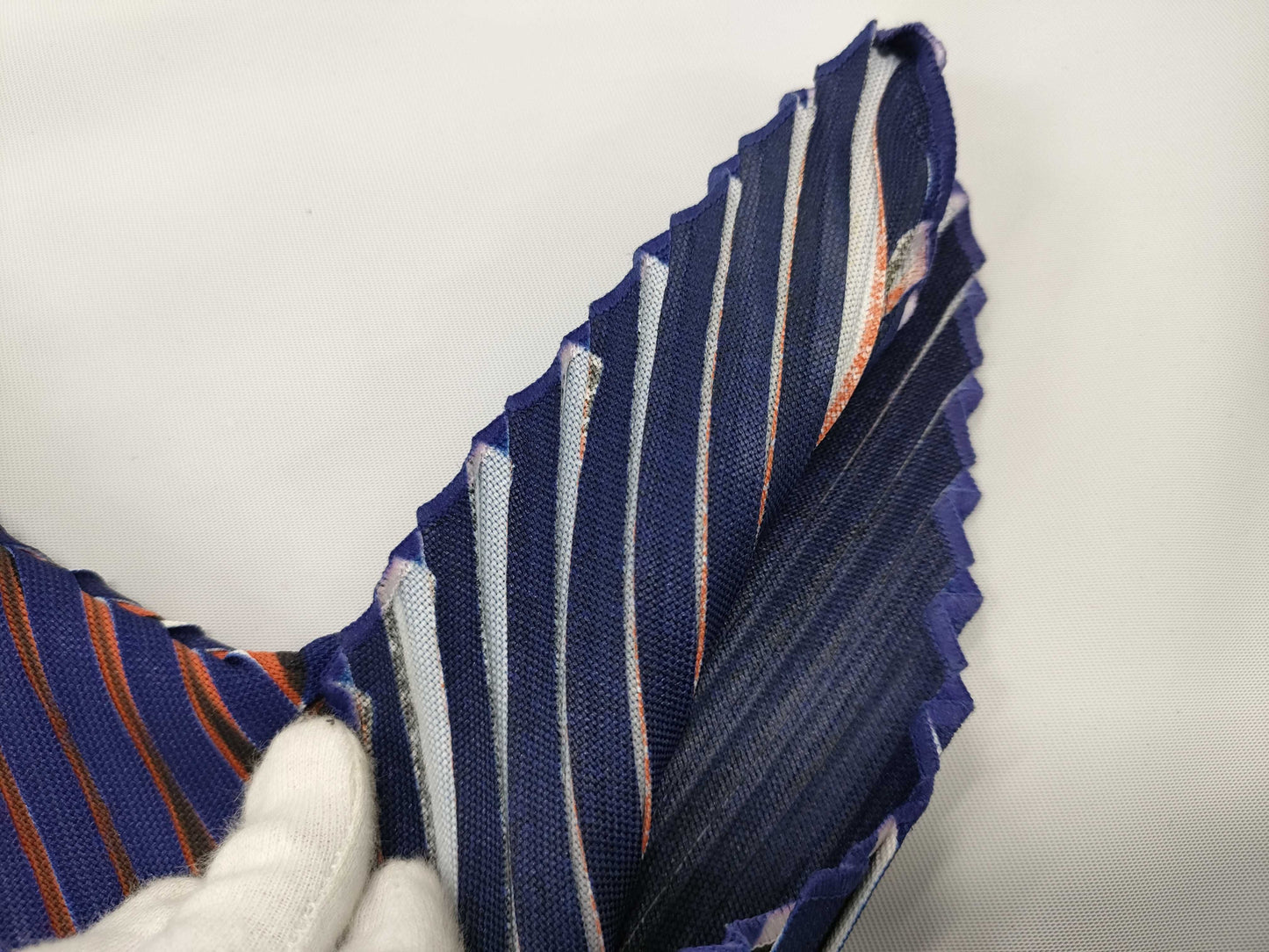 ISSEY MIYAKE Blue V-shaped Design Top