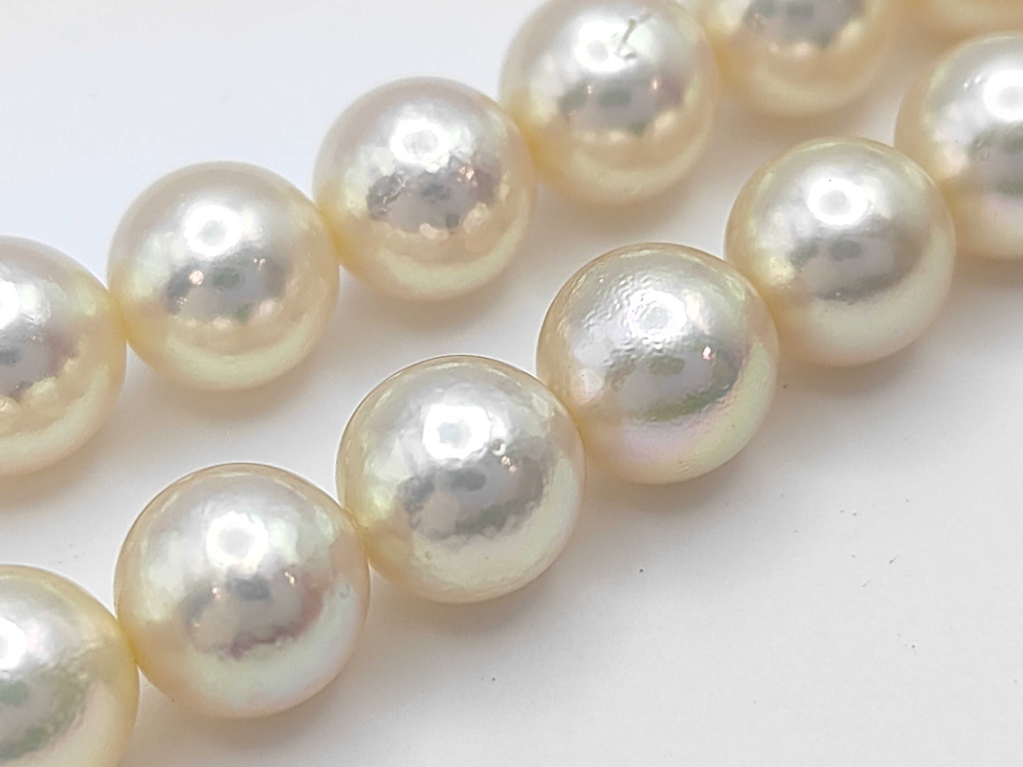 Pearl diameter approximately 7.6-7.8mm, Sterling Silver / Pearl diameter approximately 9.2mm, 18K Gold , 39.7g Necklace