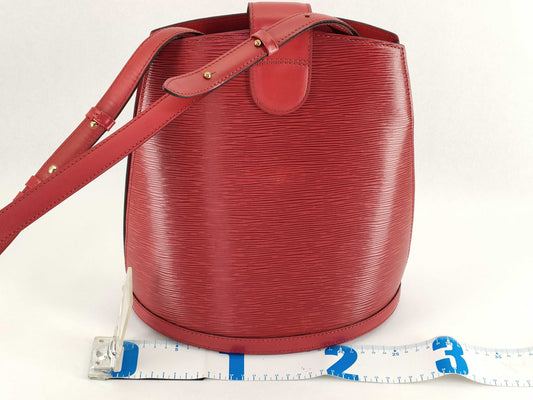 LOUIS VUITTON Epi Louis Vuitton Cluny Epi Shoulder Bag