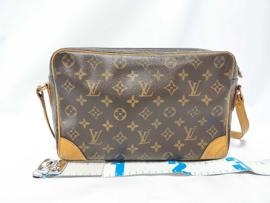 LOUIS VUITTON Monogram Trocadero 30 Monogram Shoulder Bag TH0047