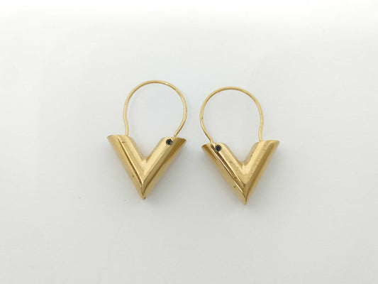 LOUIS VUITTON LOUISVUITTON Essential V Earrings