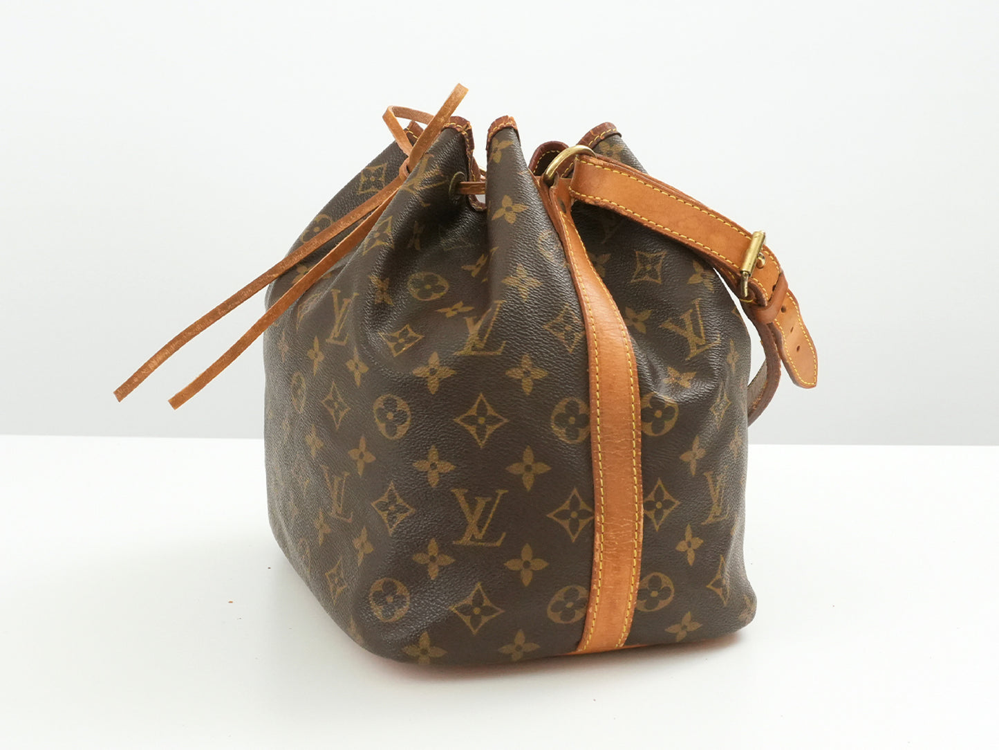 LOUIS VUITTON Monogram LOUIS VUITTON LV Monogram Petit Noe M42226 Shoulder Bag