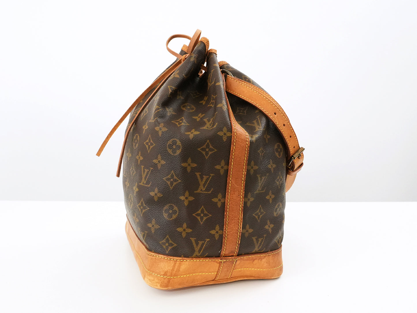 LOUIS VUITTON Monogram Noe M42224 Shoulder Bag