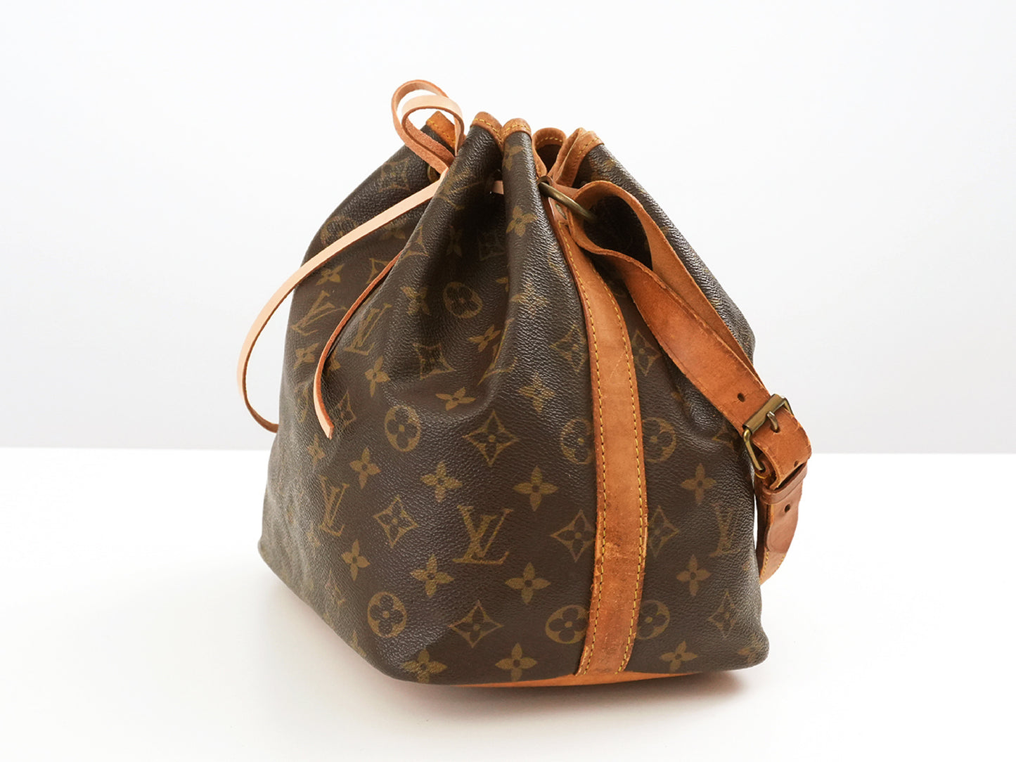 LOUIS VUITTON Monogram LOUIS VUITTON LV Monogram Petit Noe M42226 Shoulder Bag