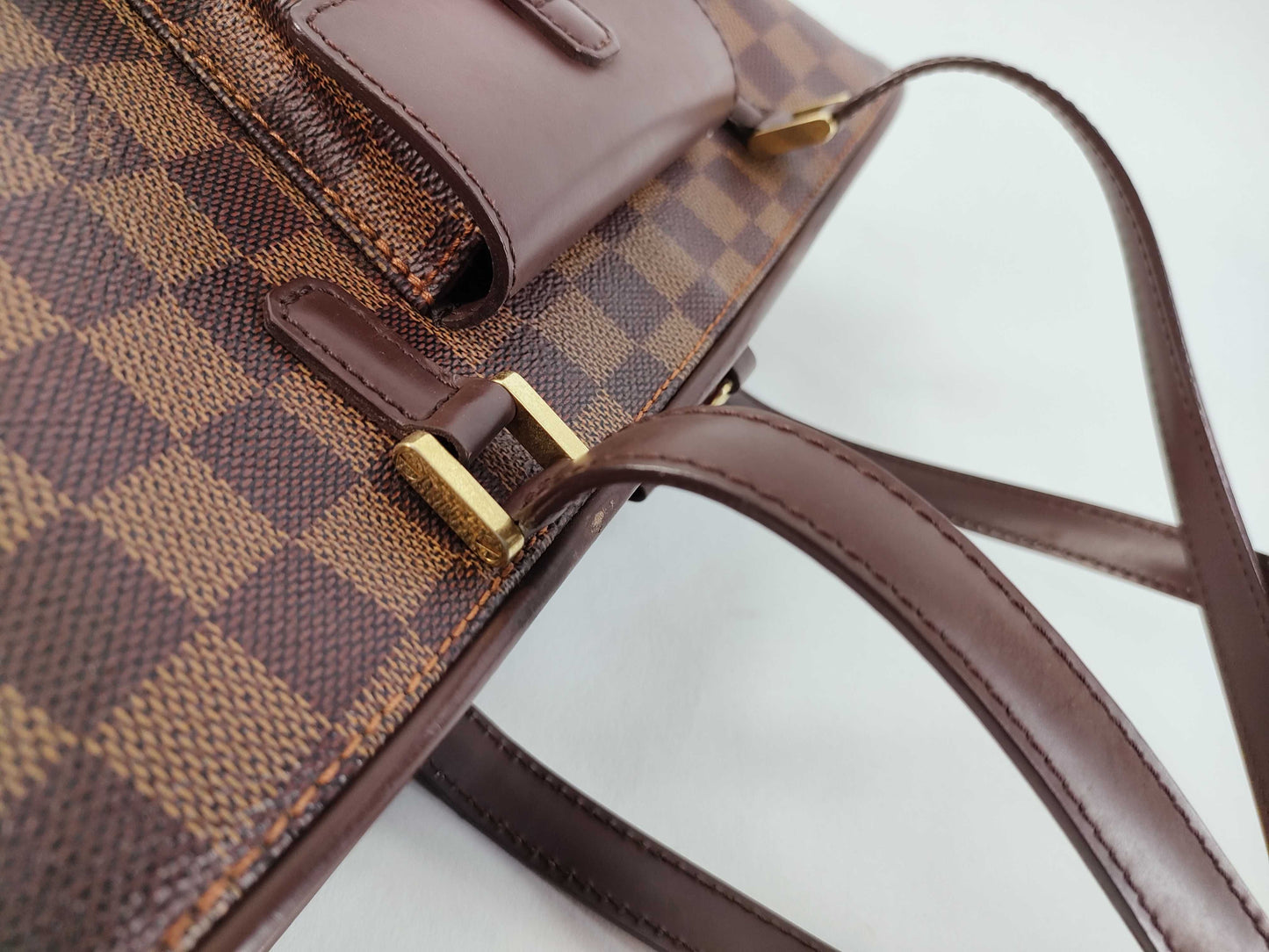LOUIS VUITTON Damier LV Handbag Handbag