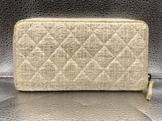 CHANEL Matelasse Round Zip Long Wallet with Sticker, Card Holder, Quilted Nylon Tweed, White, 17886090