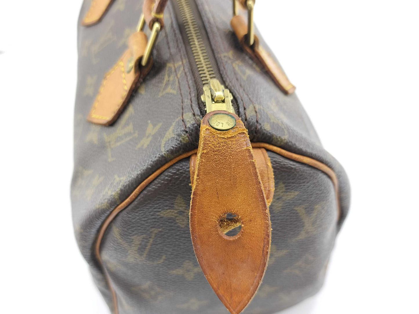 LOUIS VUITTON Monogram Louis Vuitton Speedy 25 Handbag