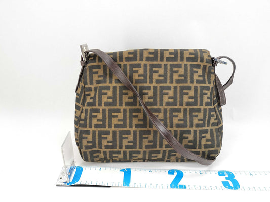 FENDI Mamma Bucket Shoulder Bag in Brown Canvas with Zucca Pattern