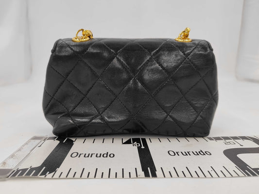 CHANEL shoulder bag