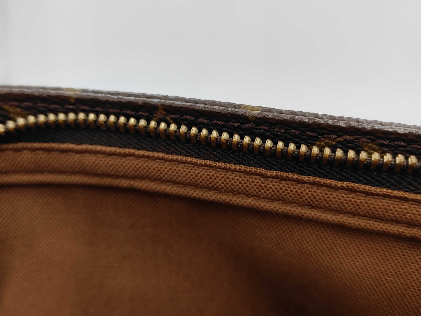 LOUIS VUITTON M51240 Monogram Trotter Shoulder Bag