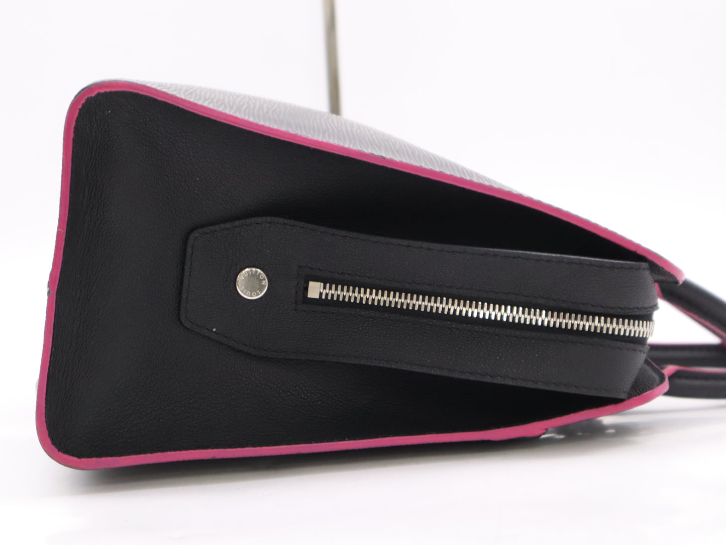 LOUIS VUITTON M54149 Epi Vaneau GM Noir Handbag with Shoulder Strap