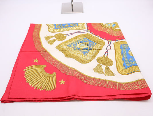 HERMES Silk Carré 90 Poste et Cavalerie Sabre Bag Pattern Red White Yellow Scarf