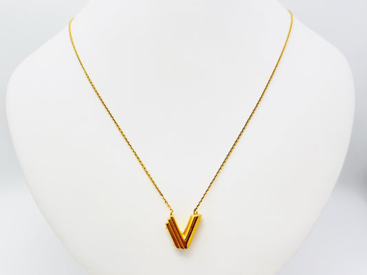 LOUIS VUITTON M61077 LV&ME V Necklace LE0189 Gold Necklace