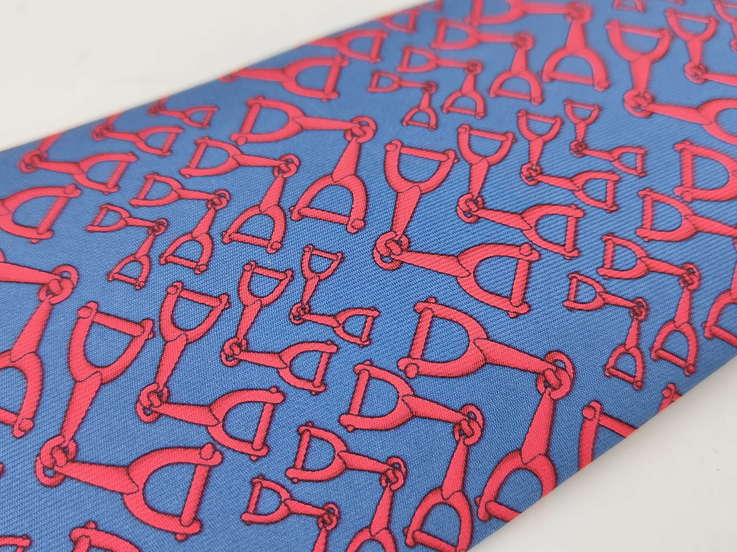 GUCCI Horsebit All-Over Print Blue and Pink Silk Tie