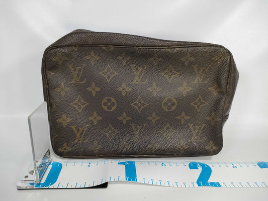 LOUIS VUITTON Monogram Louis Vuitton True Toilet 23 Monogram Pouch M47524
