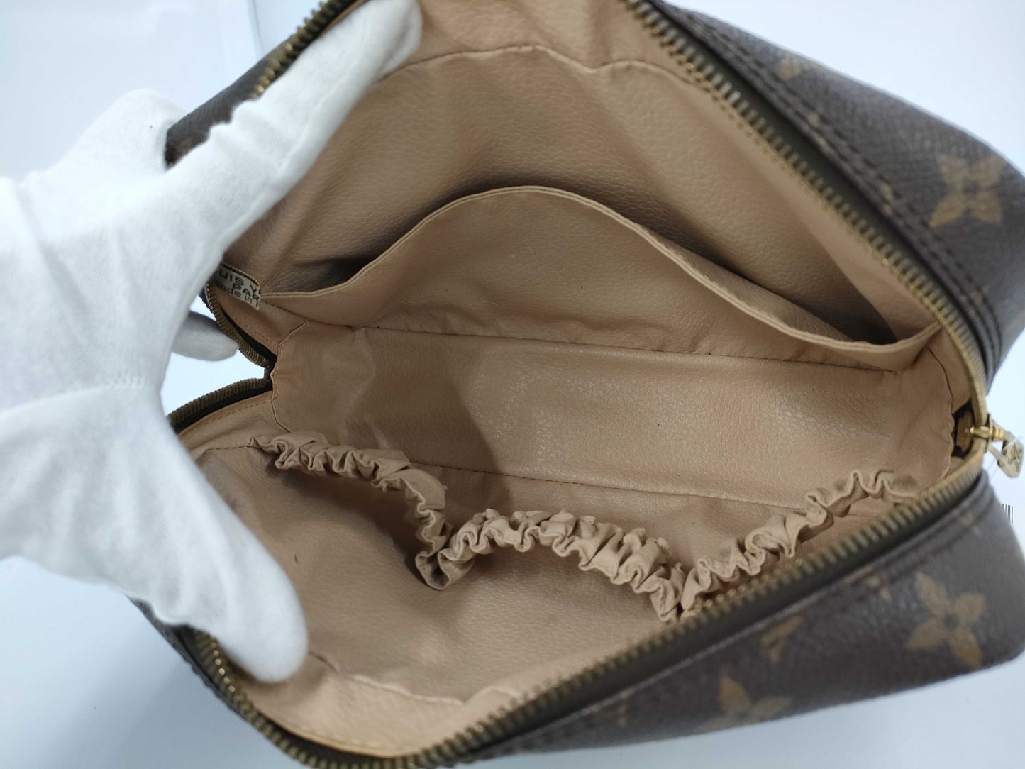 LOUIS VUITTON Monogram True Toilet 23 Pouch