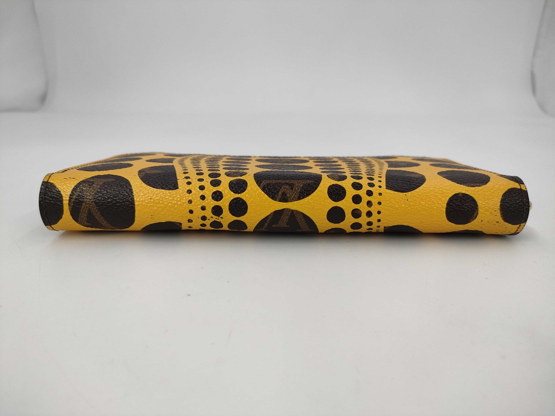 LOUIS VUITTON Pumpkin Dot Zippy Wallet