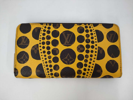 LOUIS VUITTON Pumpkin Dot Zippy Wallet