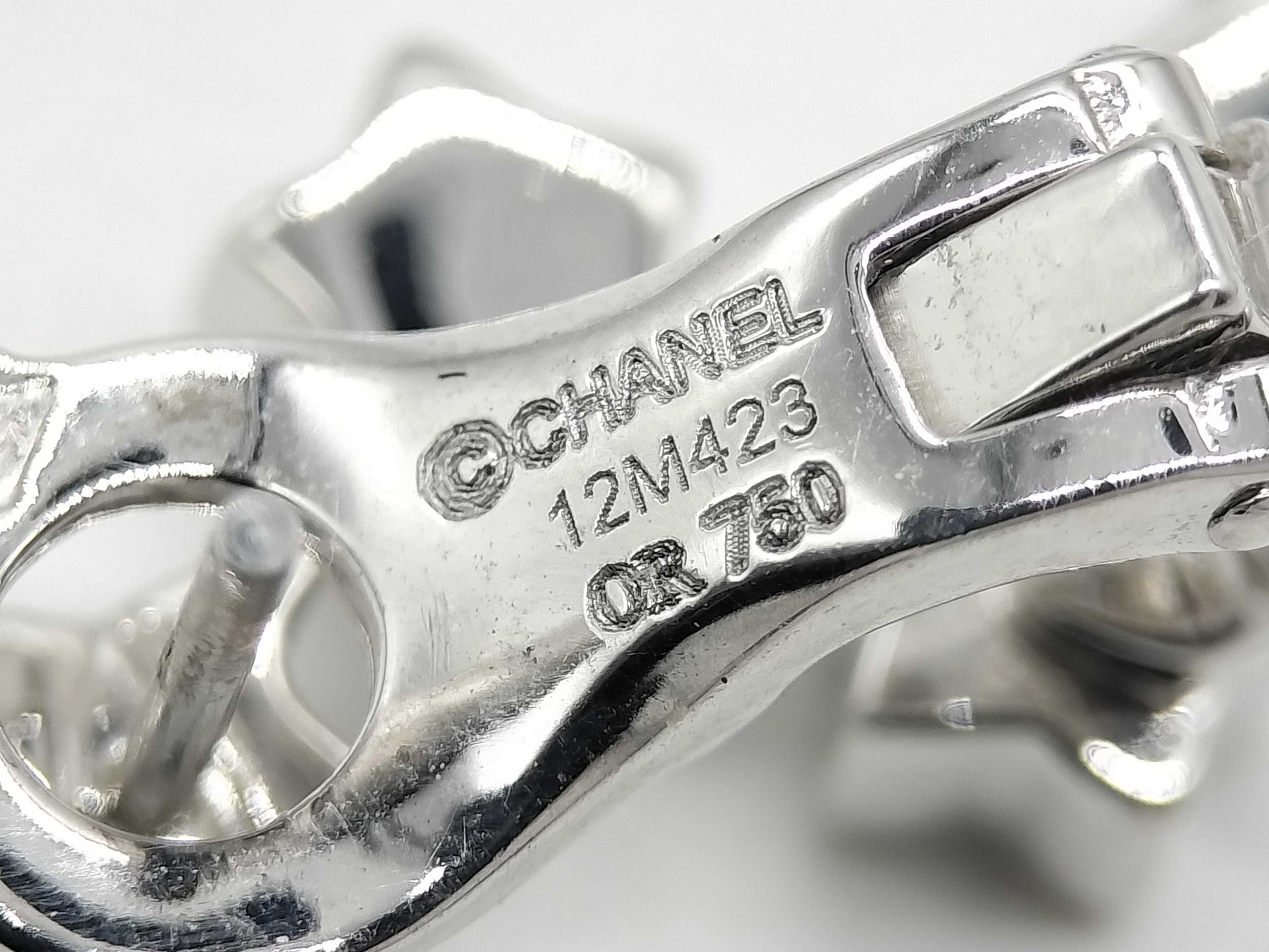 CHANEL Comet 10PD WG 750 13.9g Earrings
