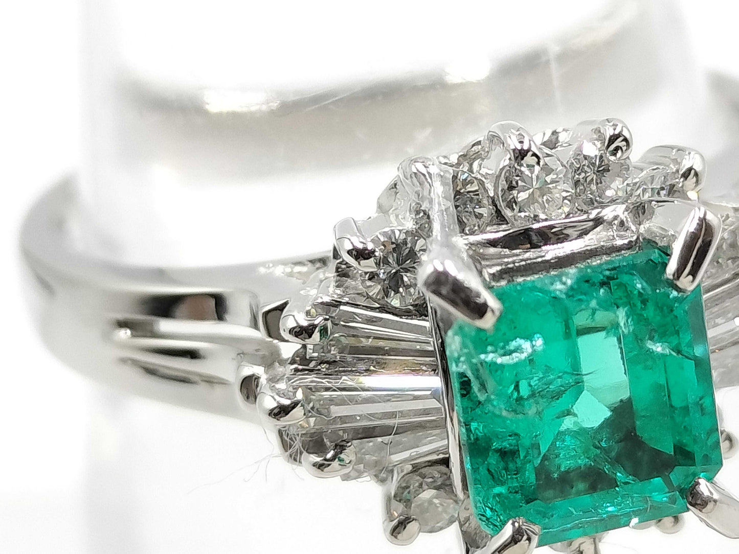 E0.77ct D0.35ct Pt900 5.1g Ring