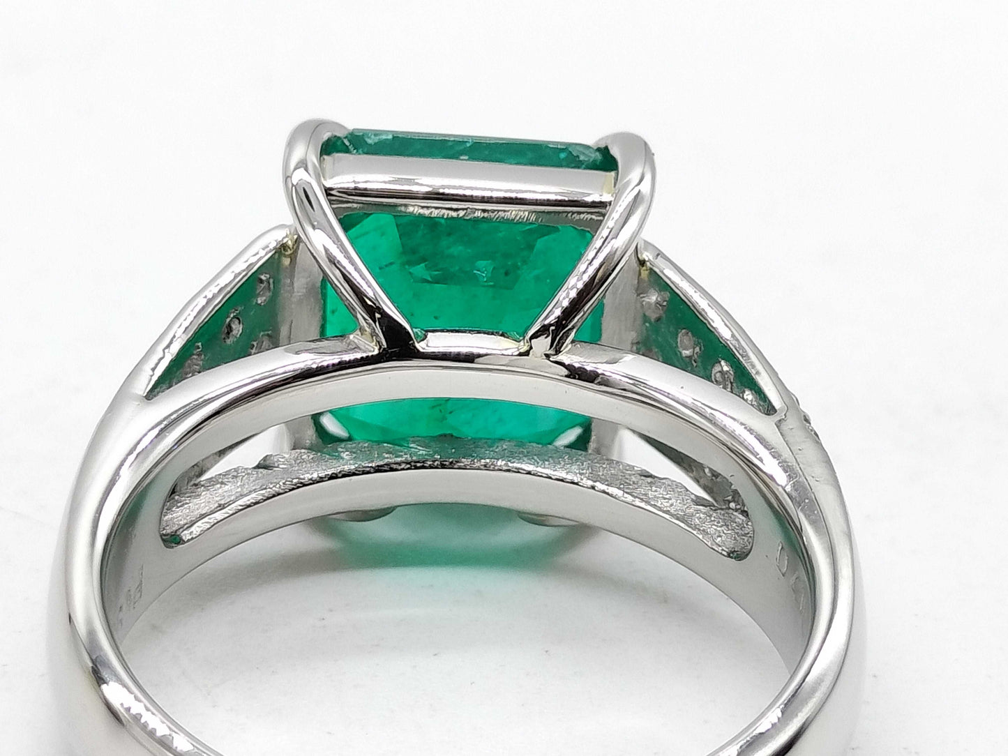 E4.36ct D0.418ct Pt900 9.3g Ring