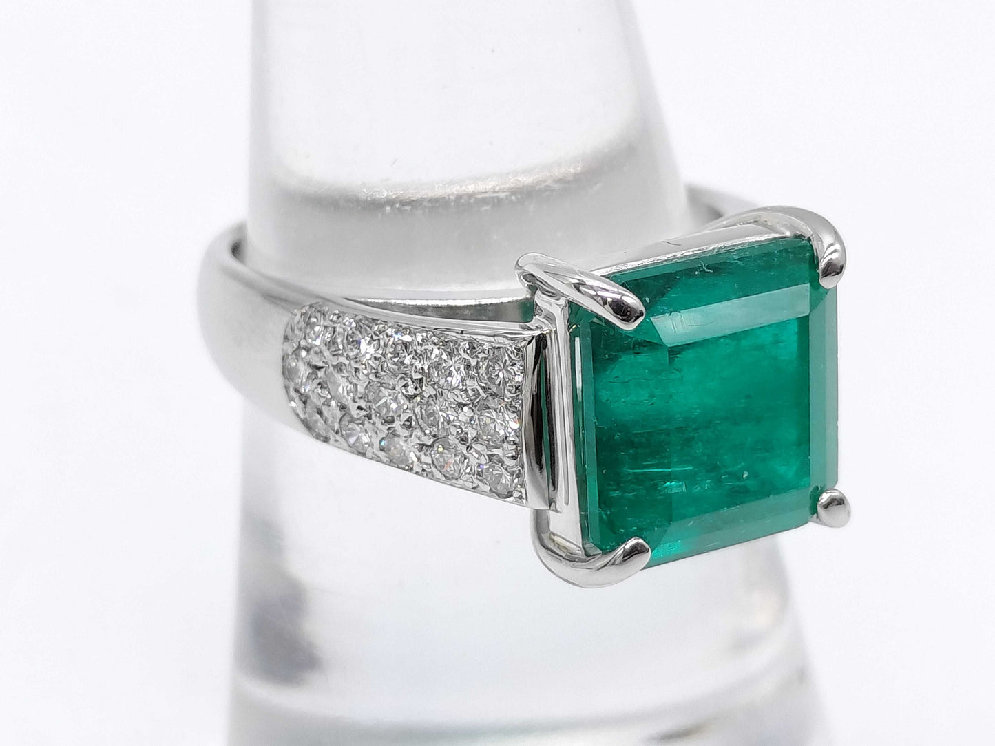 E4.36ct D0.418ct Pt900 9.3g Ring