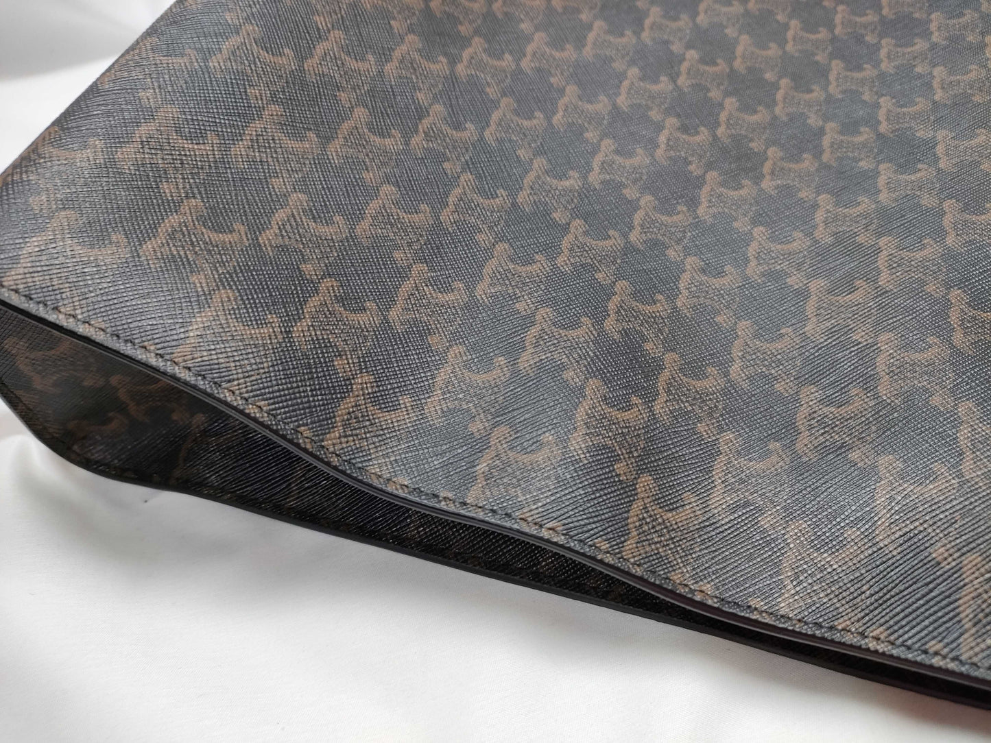 CELINE Vertical Cabas Triomphe Handbag