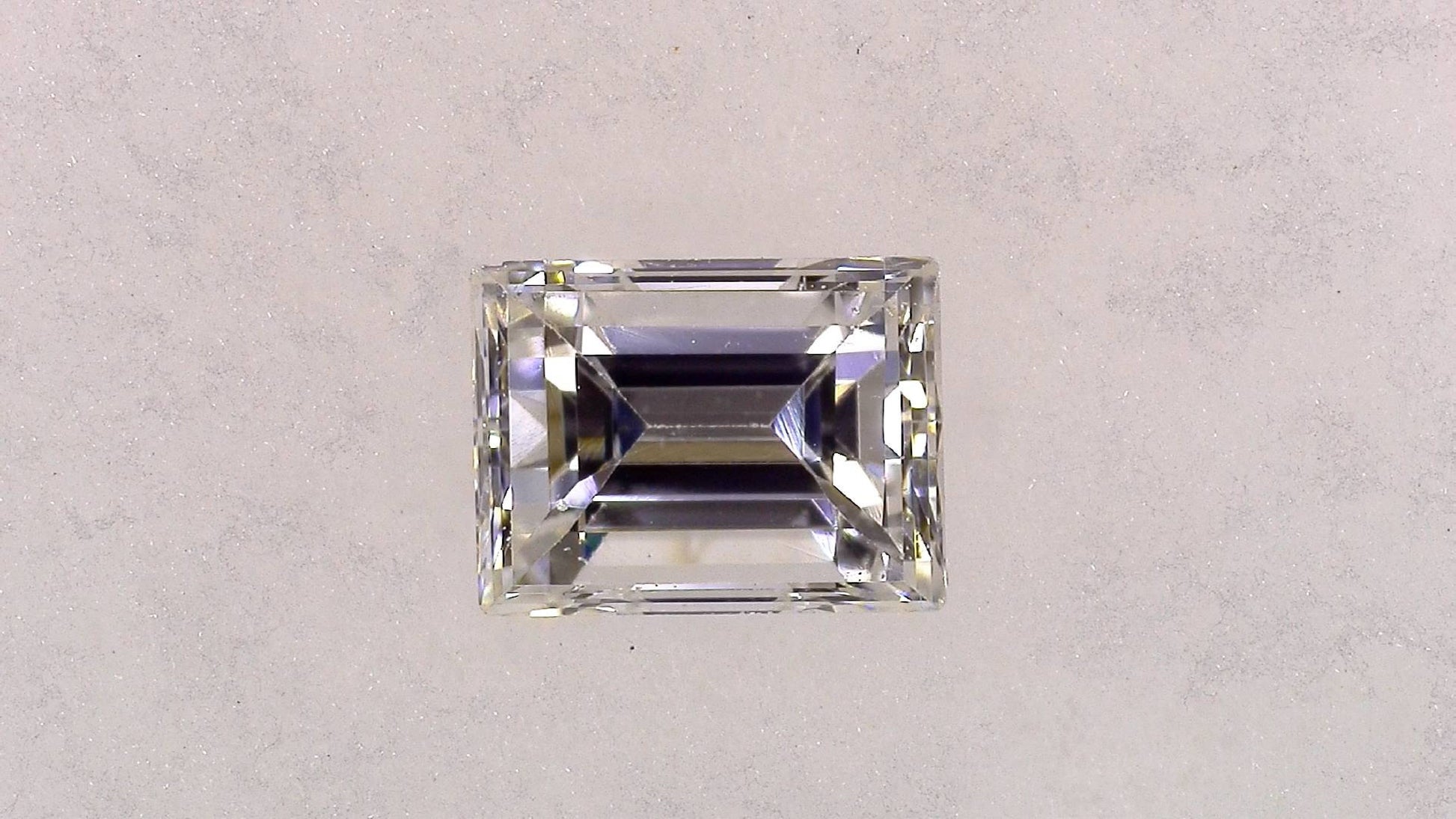 0.223ct F VS-2 ****/GD/FR NONE NATURAL 3.94-2.98X2.15mm RCT Diamond Loose
