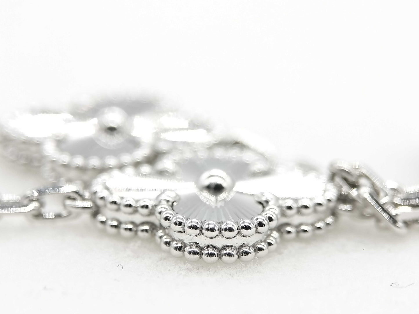 Van Cleef & Arpels Vintage Alhambra Guilloched 5-Piece Bracelet in Au750, 19.5g