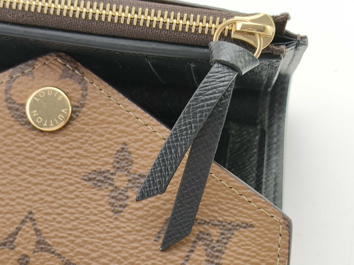 LOUIS VUITTON Monogram Reverse Victorine M81577 Wallet